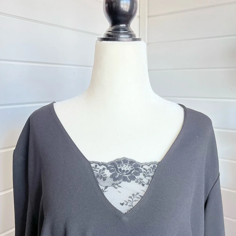 🆕 Zoe & Phoebe Black Long-sleeved blouse w/ lace detailing at top & bottom, NWT - Picture 2 of 12